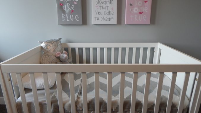 crib-890565_1280